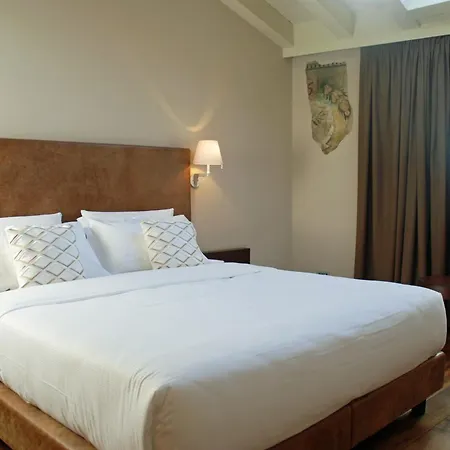 Hotel Palazzo Ai Capitani 4*