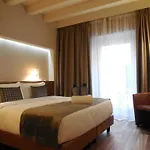 Palazzo Ai Capitani 4* Peschiera del Garda