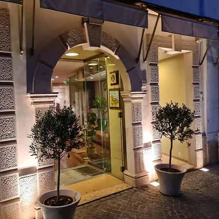 Palazzo Ai Capitani Πεσκιέρα ντελ Γκάρντα