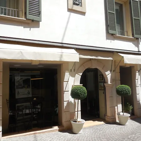 Palazzo Ai Capitani بسكييرا ديل غاردا