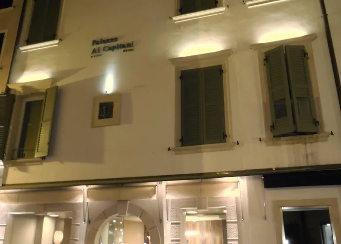 Hotel Palazzo Ai Capitani 4*